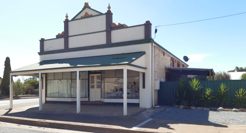 Old Store 17 - B&B Robertstown